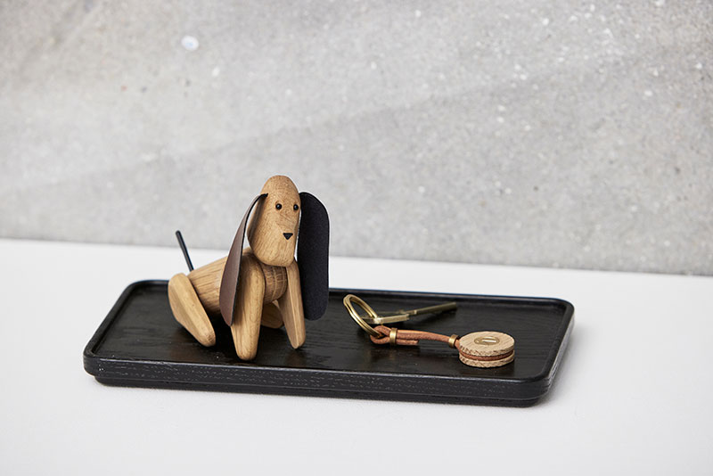 A Keychain on tray