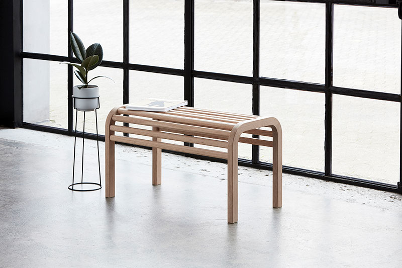 A plant pot + Stand