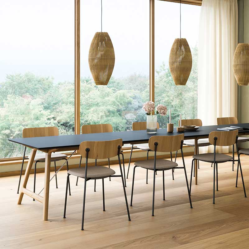 Neo-classic T7 dining table in oak and oil finish or black lacquer